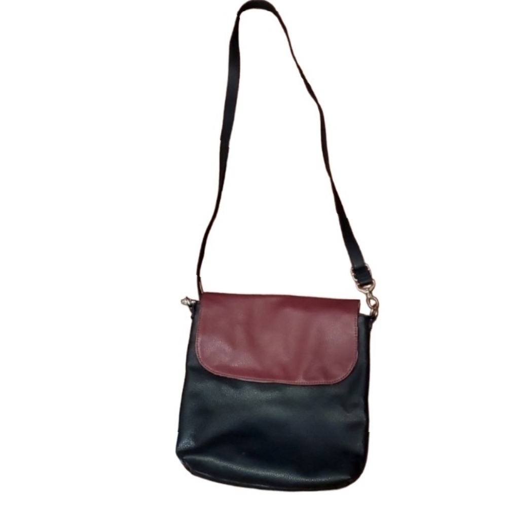 Thirty-one cross body purse bag -flaws Black Maroon